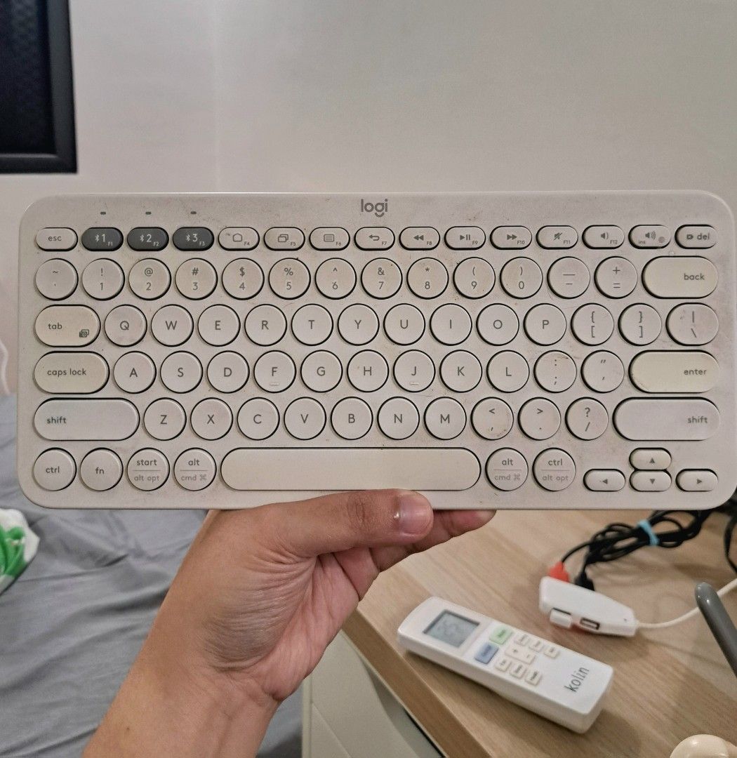 Logitech Keyboard K380 (Category: Computer Keyboard) located in Mandaluyong City. Submitted by danaeofargos (Listing ID 1461026893, Image 2). Description: rfs: upgraded to another keyboard Good as new, although signs of usage. Battery-powered (AAA) Price is negotiable.