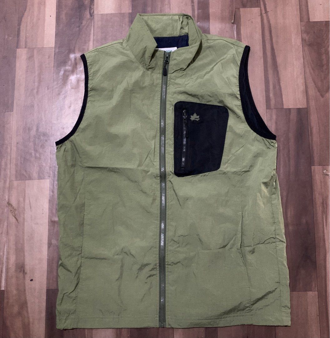 LOGOS Park outdoor vest (Category: Vests) located in Manila. Submitted by marvzz088 (Listing ID 1460962325, Image 1). Description: .