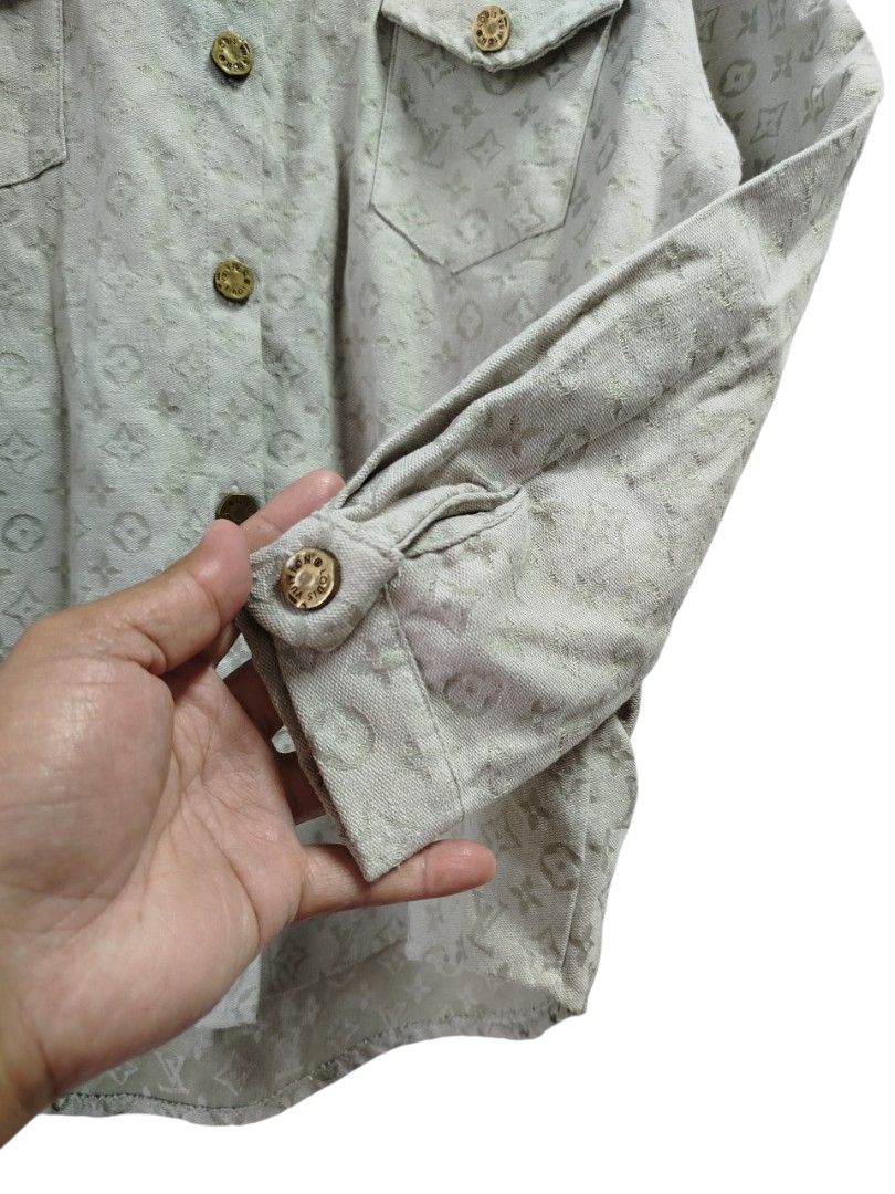 LOUIS VUITTON MONOGRAM DENIM JACKET (Category: Coats, Jackets and Outerwear) located in Bayombong. Submitted by Gentlemans_ClosEt (Listing ID 1460925639, Image 3). Description: LOUIS VUITTON MONOGRAM DENIM JACKET SIZE: XLARGE ON TAG DIMES: W24 X L27 BACK L29 EXCELLENT CONDITION NO ISSUE.