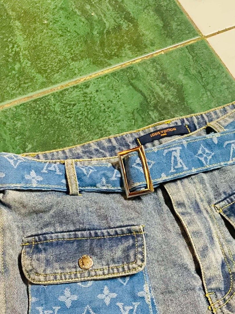Louis Vuitton monogram denim shorts. (Category: Shorts) located in San Isidro, Davao Oriental. Submitted by ranofrehets (Listing ID 1461102389, Image 2). Description: ✨ LOUIS VUITTON Monogram Denim Shorts ✨ 👖 Waistline: 28–30 💰 Price: ₱700 + SF ✨ Condition: Like New ✅ No Stain ✅ No Issue A stylish and versatile piece with the iconic monogram design—easy to pair with your favorite tops for a chic look. 🤎 📩 PM to reserve! 📸 IG: @luxuryshunter 