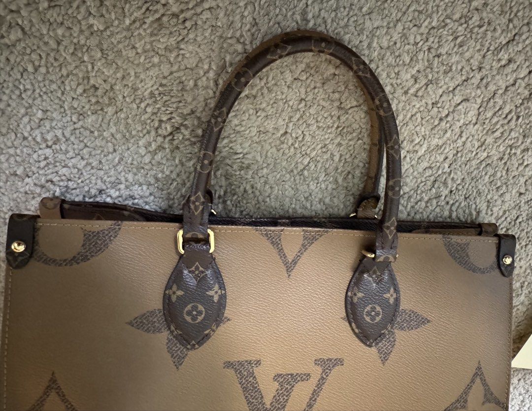 Louis Vuitton OnTheGo MM M45321 Monogram Reverse Tote Bag Complete Set (Category: Tote Bags) located in Manila. Submitted by wisehorse.d929fd (Listing ID 1460934542, Image 3). Description: Authentic Louis Vuitton OnTheGo MM in Monogram / Monogram Reverse, model M45321. Purchased directly from Louis Vuitton Philippines on January 4, 2021. Original purchase price was ₱138,000. A beautiful and very practical MM size with the signature Giant Monogram