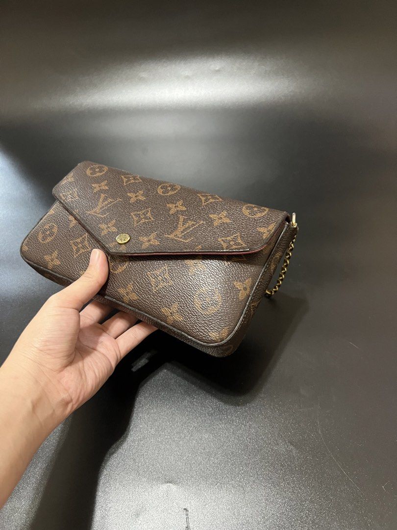 ‼️NA‼️Louis Vuitton Pochette (Category: Luxury Bags & Wallets) located in Cebu City. Submitted by sexyclosetph2.0 (Listing ID 1461057989, Image 3). Description: In good condition No issues Coded Still very nice po Clean inside and outside Gandaaaa! .