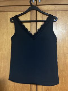 (Category: ) located in . Submitted by clearnywardrobe_ (Listing ID 1461040295, Image 1). Description: .