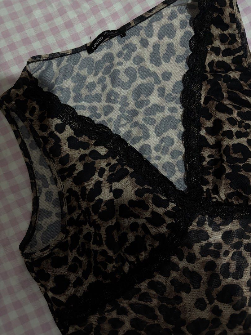 Lovito Animal Print (Category: Sleeveless) located in Manila. Submitted by iyahpreloved_ (Listing ID 1461012539, Image 3). Description: large! no issue .