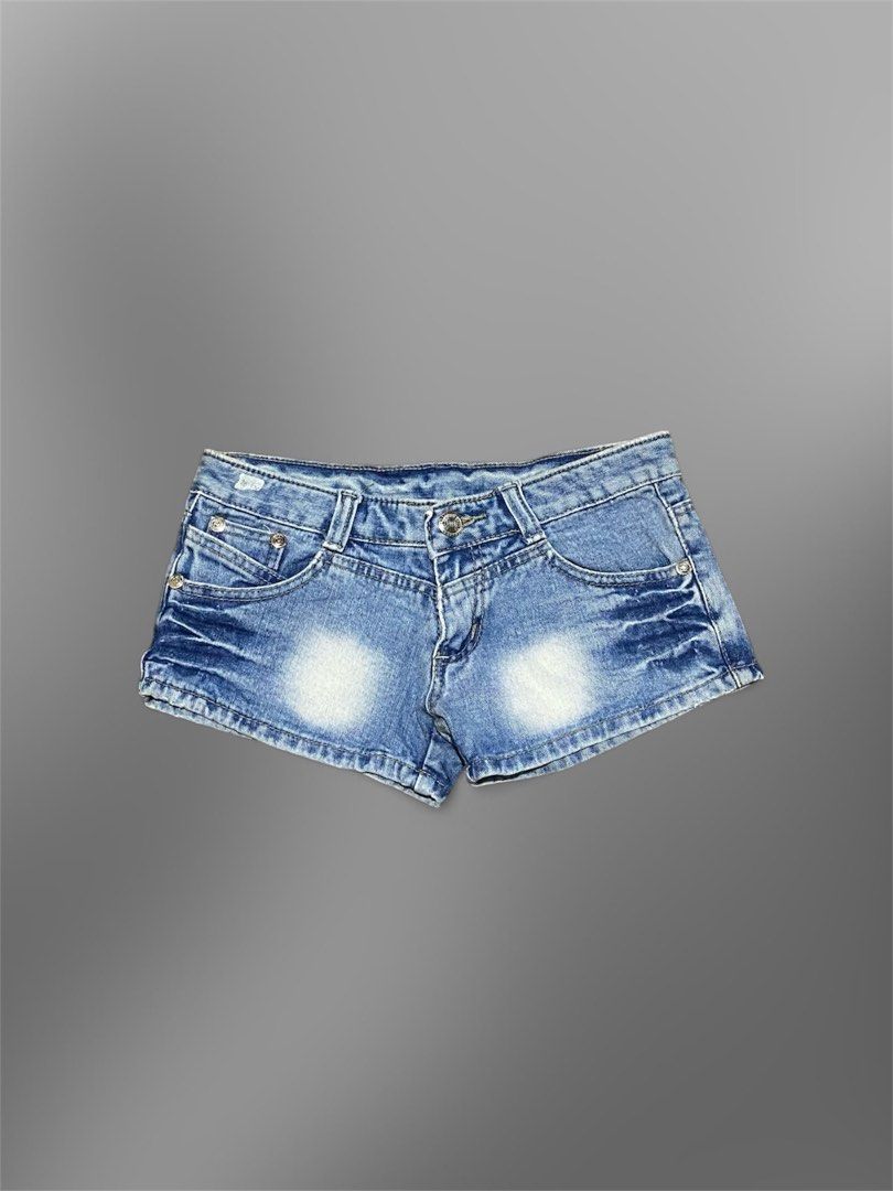 Low rise vintage micro short (Category: Shorts) located in Caloocan City. Submitted by blairbyysha (Listing ID 1461095521, Image 1). Description: •Size 27 Length 7.5 •Low waist •No issue •Buy1Free1.