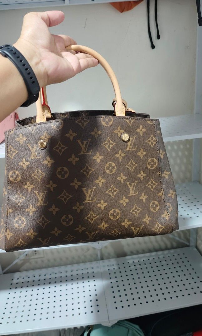Lv bag (Category: Shoulder Bags) located in Antipolo. Submitted by jaolshoppe23 (Listing ID 1461074101, Image 3). Description: .
