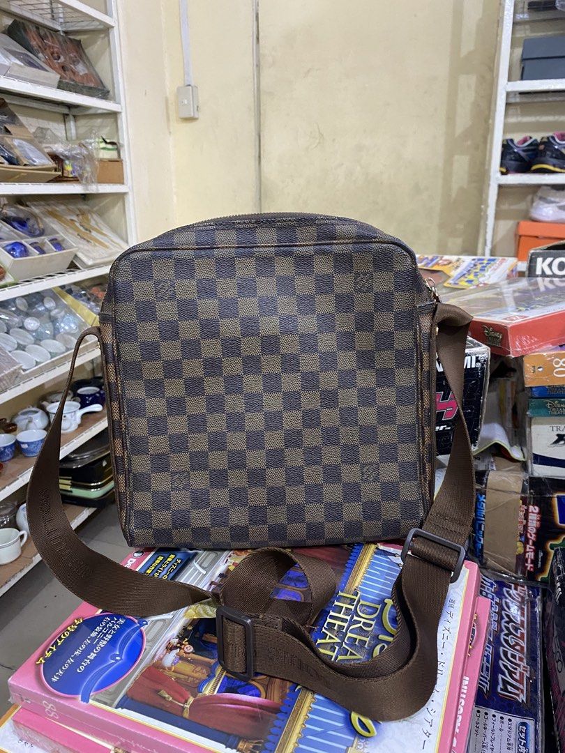 LV sling (Category: Luxury Bags & Wallets) located in Manila. Submitted by mikeed. (Listing ID 1461054711, Image 2). Description: LV sling price 3500 .