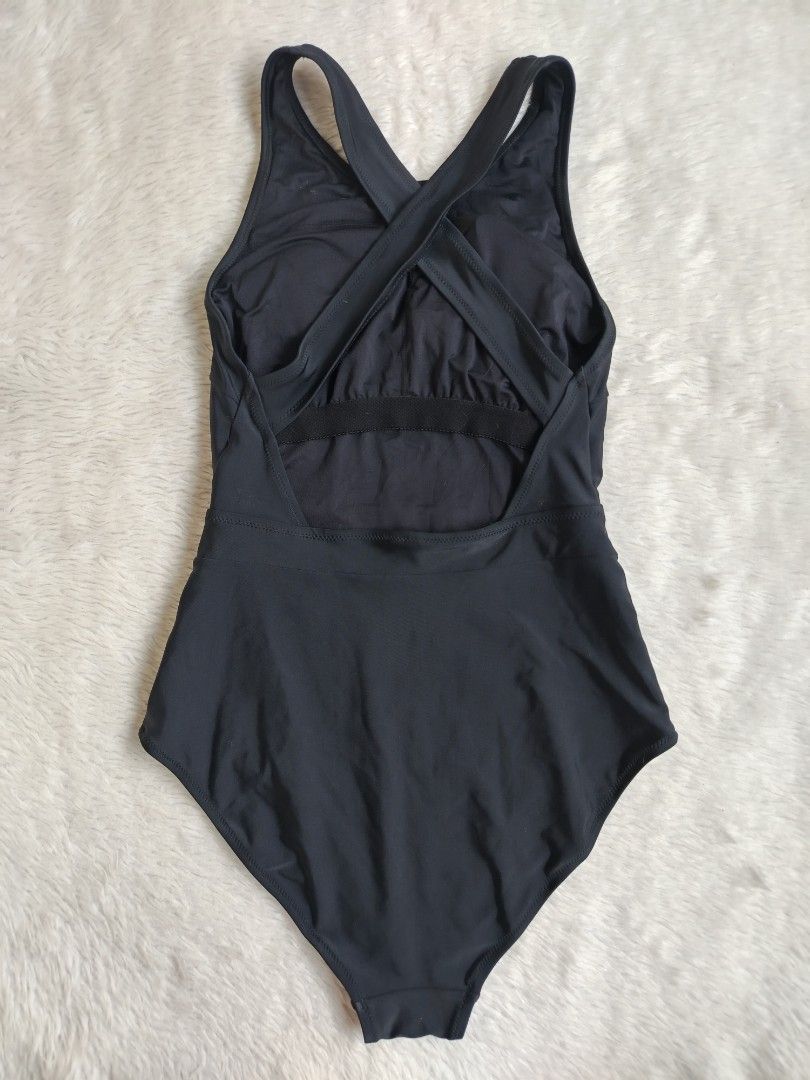 (M) Old Navy (Category: Bikinis & Swimsuits) located in Paranaque City. Submitted by closetbykimkirsten (Listing ID 1460994870, Image 2). Description: 🎀Good Condition 🎀 ✨Brand: Old Navy ⚡Padded (ISSUE: white ink stain) 🪷Size: Medium 💸Price: P199 (Non Negotiable) ♦️All Items are PRELOVED in good condition. ♦️Please do manage your expectations. ♦️WASH before USE ♦️BUY at your own RISK 🔥NO RETURN NO EXCHANGE POLICY🔥 ⛔BOGUS BUYER/JOY RESERVER w