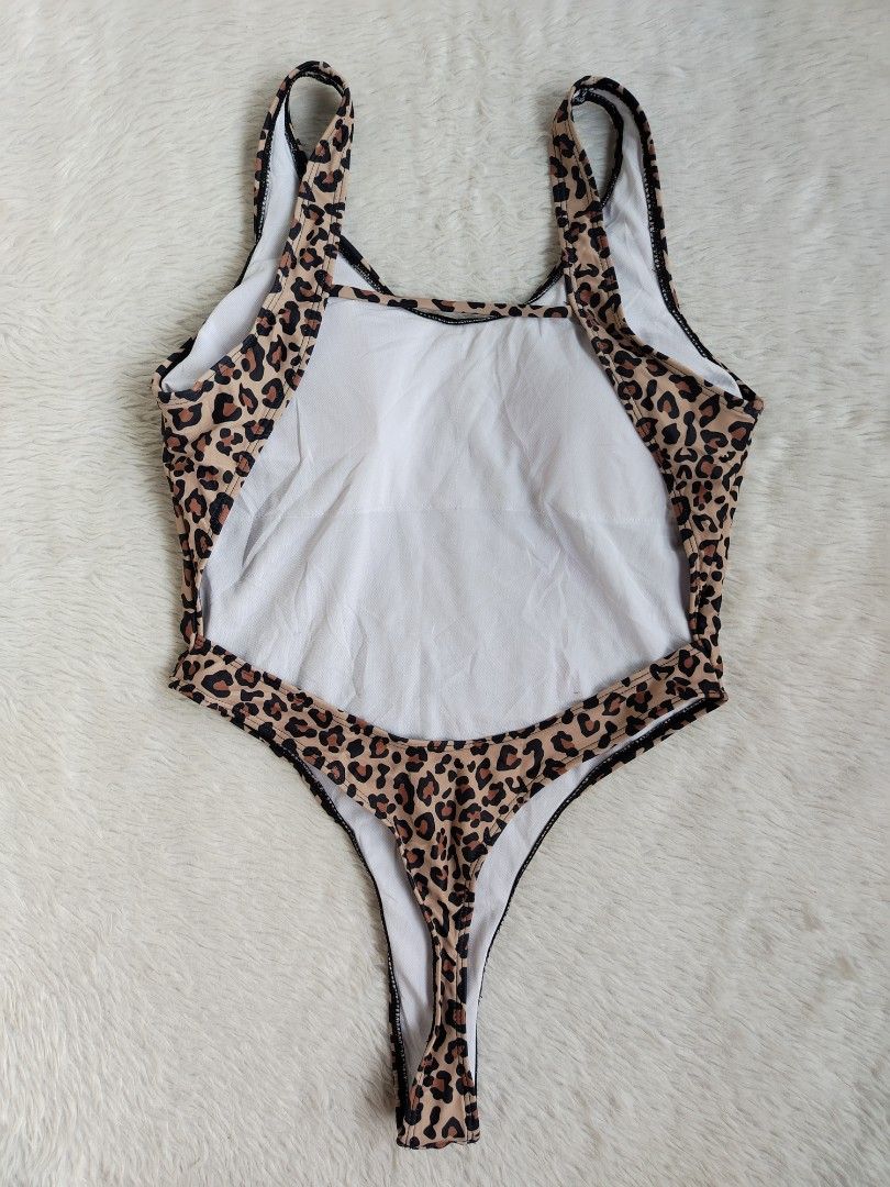 (M) One Piece Swim (Category: Bikinis & Swimsuits) located in Paranaque City. Submitted by closetbykimkirsten (Listing ID 1460989516, Image 2). Description: 🎀Like New🎀 ✨Brand: Cut Tag ⚡Padded 🪷Size: Medium 💸Price: P249 (Non Negotiable) ♦️All Items are PRELOVED in good condition. ♦️Please do manage your expectations. ♦️WASH before USE ♦️BUY at your own RISK 🔥NO RETURN NO EXCHANGE POLICY🔥 ⛔BOGUS BUYER/JOY RESERVER will be posted in every grou