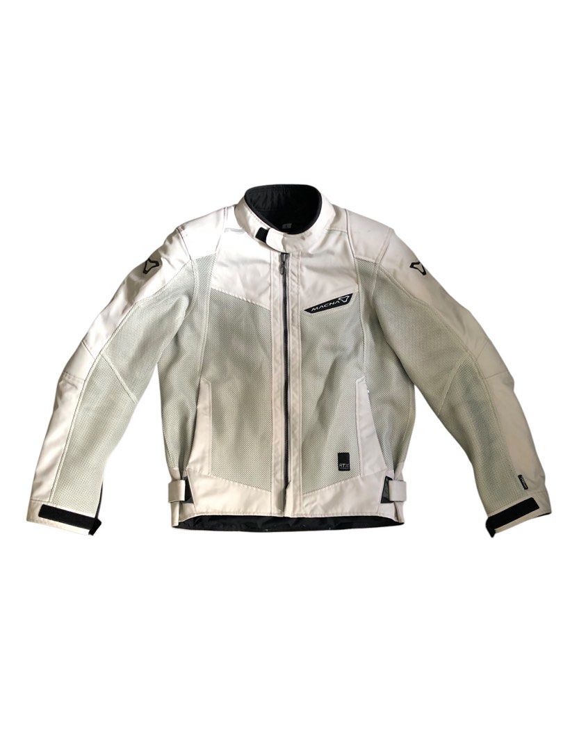 Macna Empire Light Grey (Category: Coats, Jackets and Outerwear) located in Pasay City. Submitted by roycednle.stone (Listing ID 1460949820, Image 1). Description: Good as new, no issue. pm if interested Size: Large 📍 Harrison, Pasay - White Macna motorcycle jacket - Breathable mesh panels on front and back - Adjustable waist straps for a custom fit - Secure zipper closure - Ideal for riding in warm weather - Please check photos for condition de
