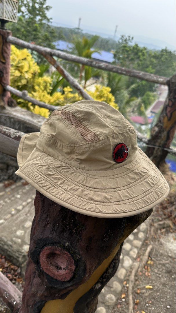 Mammut bonney hat (Category: Caps & Hats) located in Manila. Submitted by bendeictsthrift53 (Listing ID 1461048024, Image 2). Description: MAMMUT BONNEY HAT EXCELLENT CONDITION NO ISSUE COLOR RATE 9/10 .