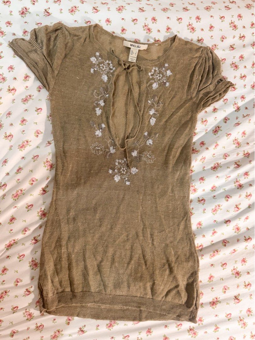 Mango Boho Y2K Downtown Aesthetic Brown Top (Category: Blouses) located in Binan City. Submitted by maringotchi (Listing ID 1461063927, Image 1). Description: ⊹ ࣪ ˖ Mango Boho Y2K Downtown Aesthetic Brown Top 𓏔 fits size xs to small on tag ₱200 .