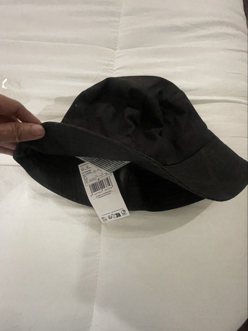 Mango bucket hat (Category: Announcements) located in Las Pinas. Submitted by silvader (Listing ID 1461057044, Image 3). Description: Bnwt Checked dark brown Authentic Mango.