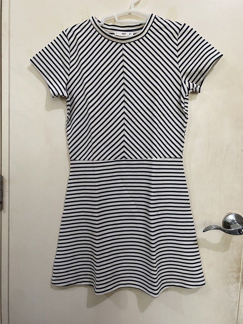 MANGO Casual Striped Mini Dress (Category: Dresses) located in Taguig. Submitted by maly01_ (Listing ID 1461010574, Image 1). Description: used once dm for inquiries :).