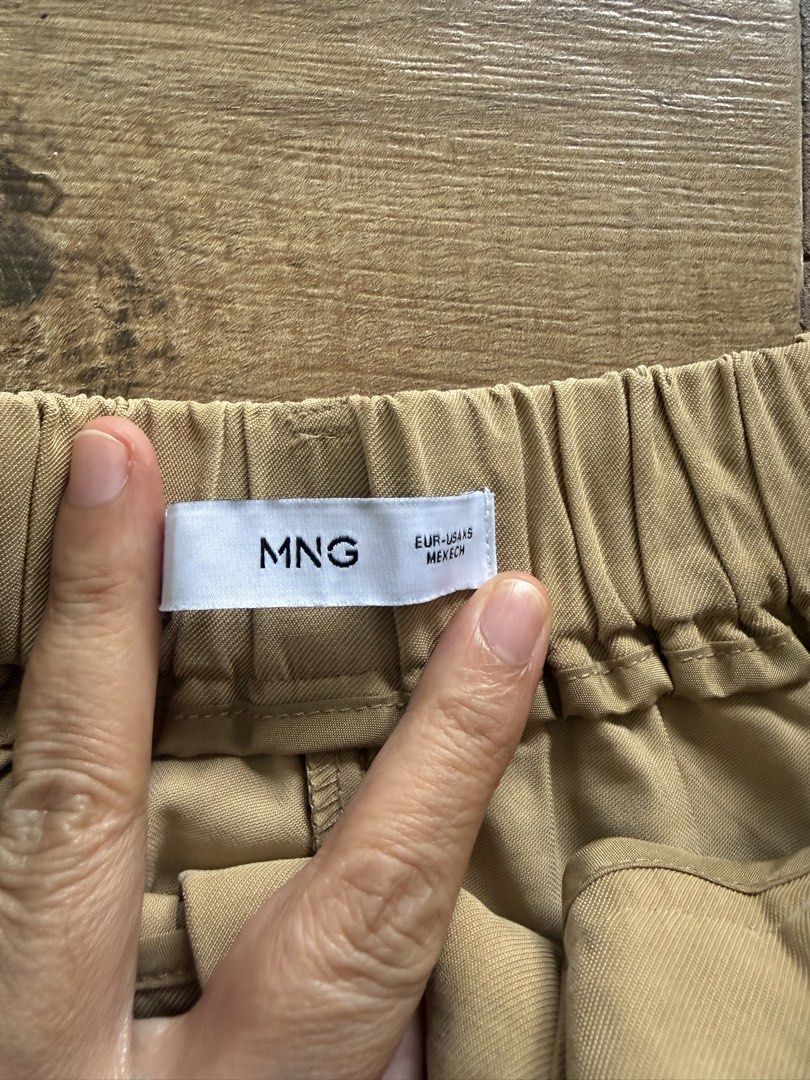 Mango Culottes Pants (Category: Undergarments & Loungewear) located in Tagaytay City. Submitted by prelovedbytmj (Listing ID 1460986179, Image 3). Description: Mango Culottes Pants . With garter/ string . Size XS 25-26. Color Beige. Almost new . Material soft linen. Maganda po pag suot na with slippers or sneakers.