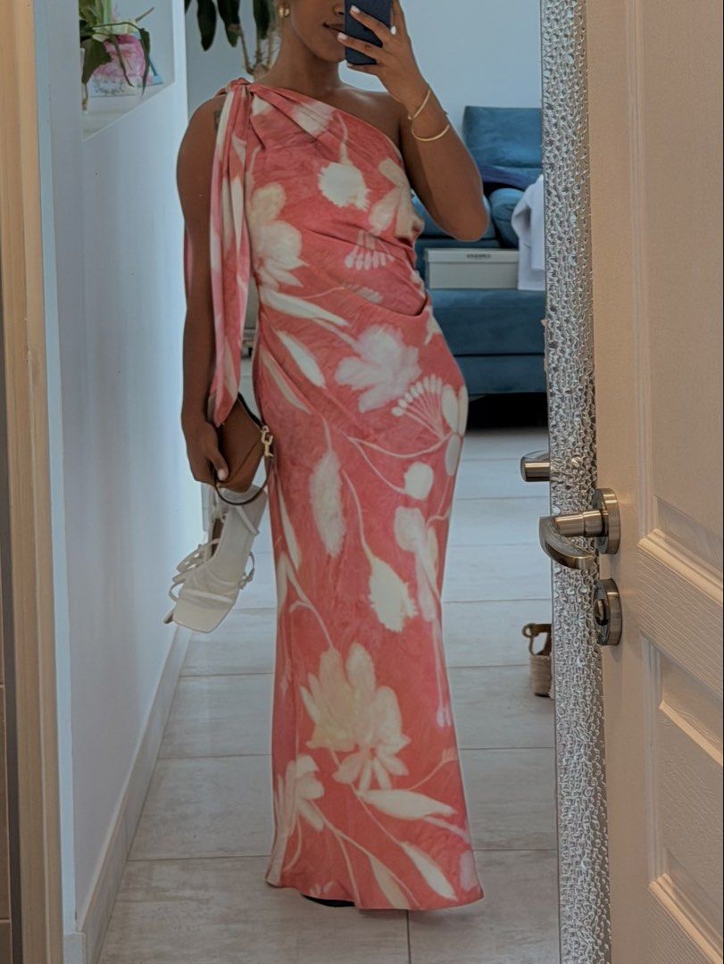 Mango Satin Dress in blush pink (Category: Evening dresses & gowns) located in Manila. Submitted by krookshanks (Listing ID 1461089933, Image 2). Description: - Bought it from Mango in Paris - only used once for a wedding - FYI I'm normally a medium but the bust area did not fit well so I got a Large. I used a safety pin on the right "kili kili" part. - Orig price is 80€ (70php-1€) - actual photo when worn and price tag.