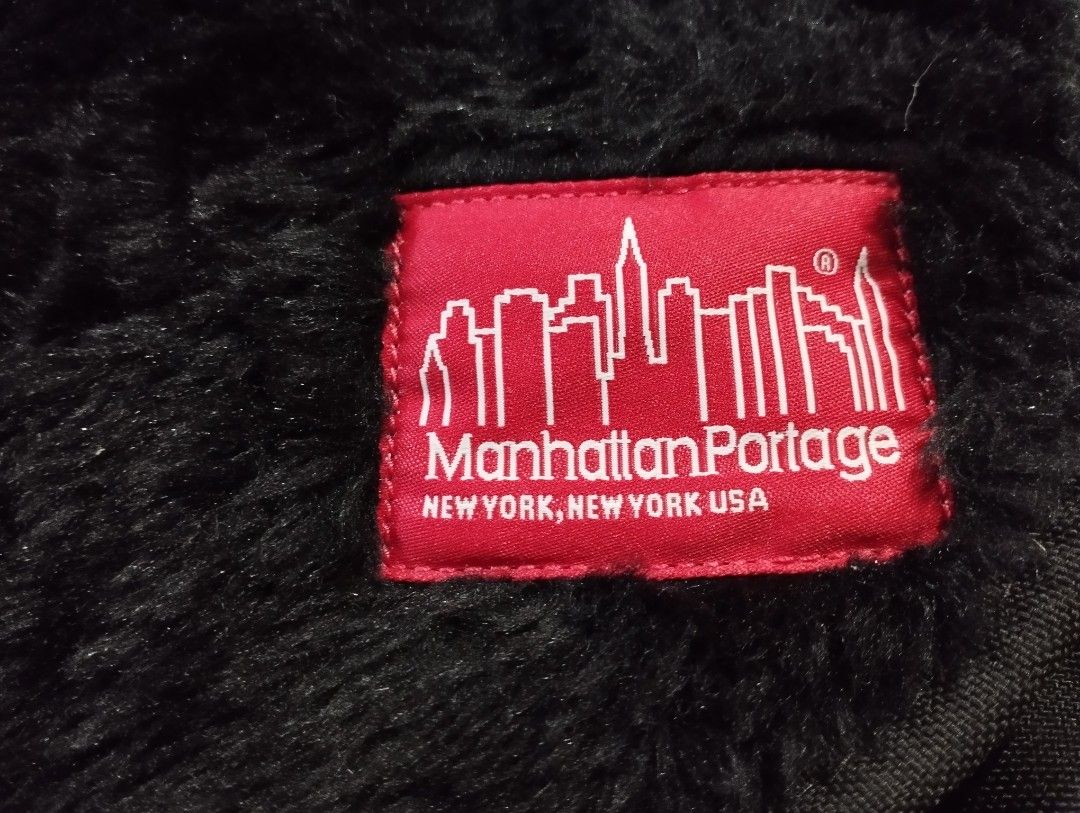 Manhattan Portage (Category: Cross-body Bags) located in San Fernando. Submitted by nerosales (Listing ID 1461051366, Image 2). Description: Manhattan Portage Cross Body Bag Ang ganda nito, promise. Cordura Fabric Handmade in Taiwan 11 x 10 inches 699 pesos only SM City Pampanga Shipping: J&T Payment: Gcash NO COD / NO COP.