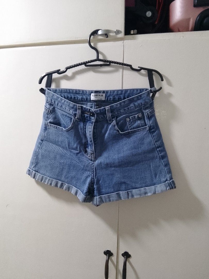 Maong Short (Category: Shorts) located in Malolos. Submitted by pcycloset_ (Listing ID 1461032699, Image 1). Description: PLEASE READ BEFORE PURCHASING: RFS: Decluttering ➡️ Size: M | 27-28 ➡️ Colors may vary slightly due to lighting and screen settings. ➡️ This is a pre-loved item, so please manage your expectations. Shipping & Payment 🚚 Shipping Fee: Not included and will be shouldered by the buyer. 💳 Payment Methods: GCash, MariBank, or BPI 