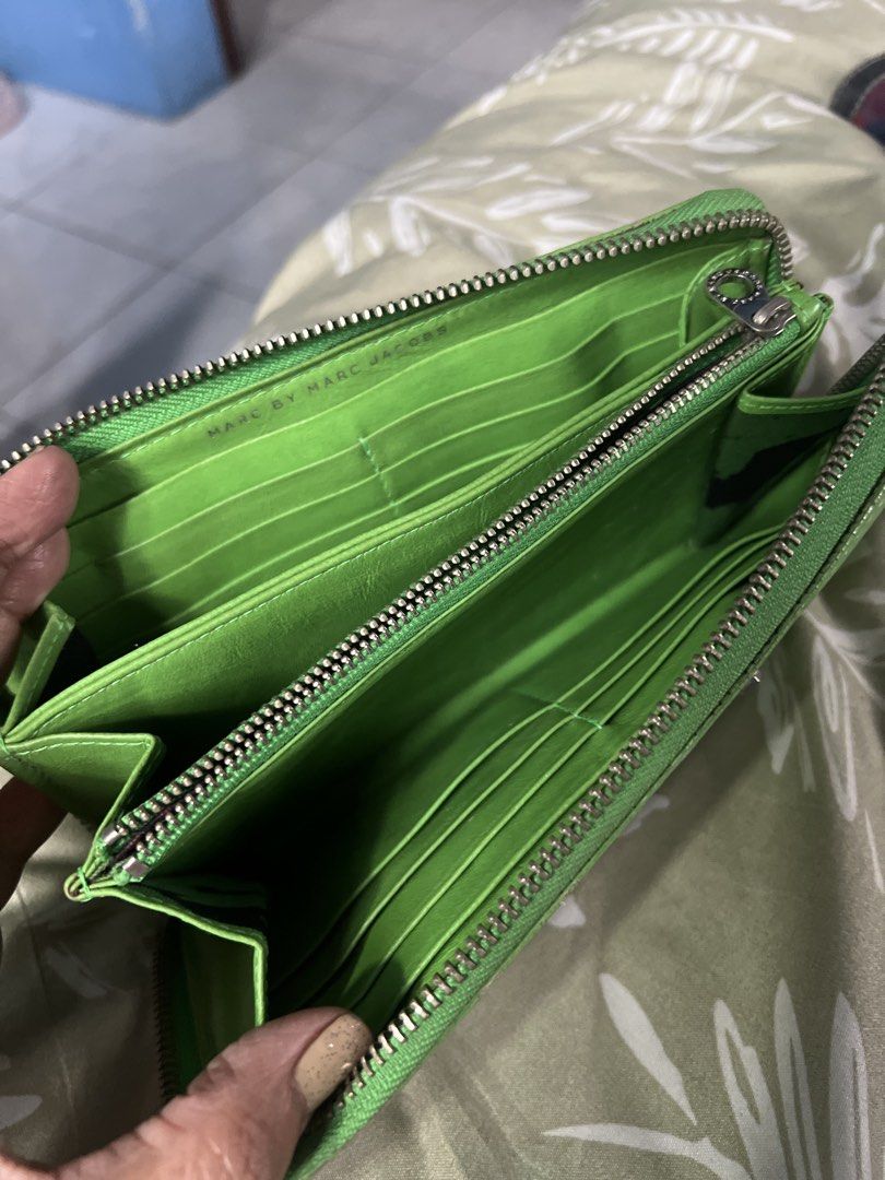 Marc by Marc Jacobs Standard Supply Workwear Wallet (Category: Luxury Bags & Wallets) located in Lipa City. Submitted by wen_68 (Listing ID 1460992399, Image 2). Description: - Brand: Marc by Marc Jacobs - Color: Lime Green - Style: Zip-around wallet, Standard Supply line, Workwear type - Features: Ample card slots and compartments - Notes: Adds a fun pop of color to your essentials..
