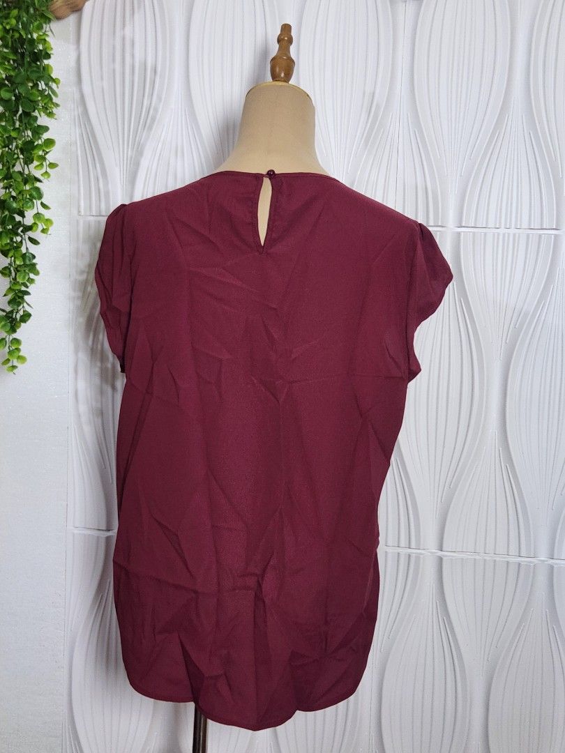 Maroon Blouse XL (Category: Blouses) located in Marikina City. Submitted by KanamiFinds (Listing ID 1461079181, Image 3). Description: Bust: 46 to 48 inches Length: 25 inches from shoulders.