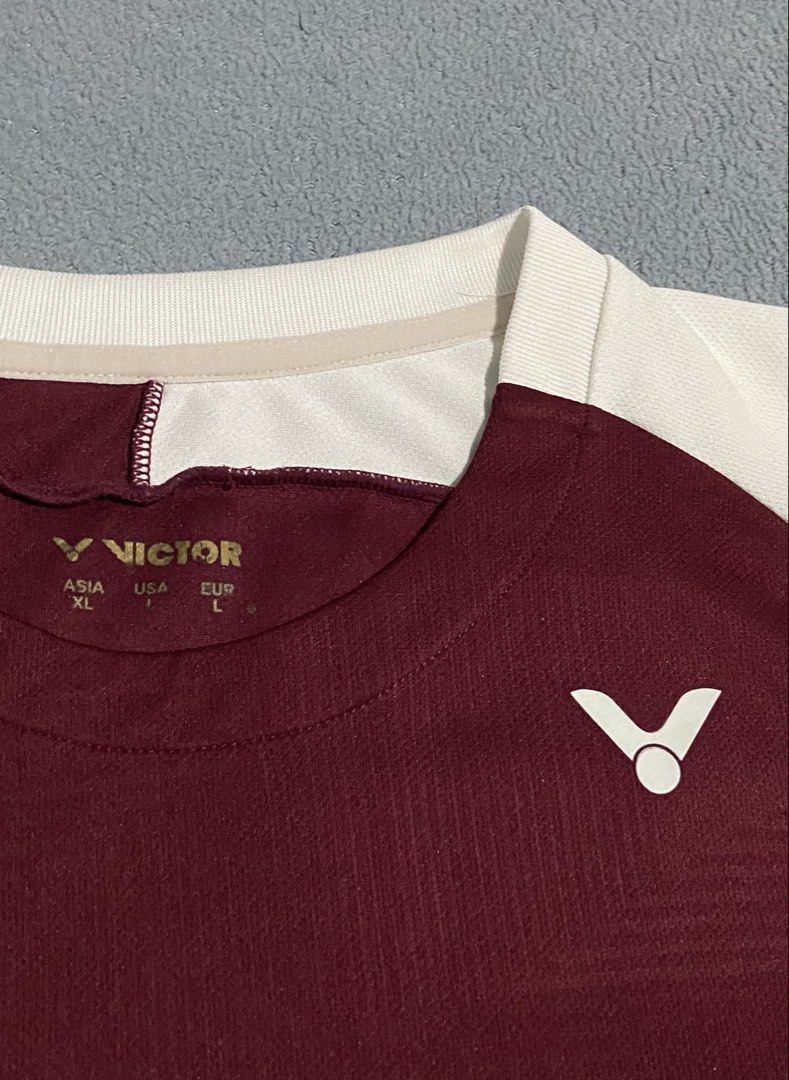 Maroon Victor Drifit Jersey (Category: Activewear) located in Davao. Submitted by sb.thriftwear (Listing ID 1461057089, Image 2). Description: FIXED PRICE‼️ Size: L-XL Dimensions: W- 21.5” L- 27.5” Issue: Hairline on back print Color may vary due to lighting. ⚠️All items are thrifted. Please manage your expectations..