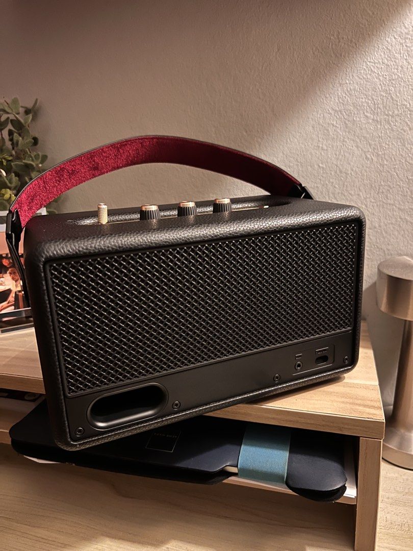 Marshall Kilburn III - Black & Brass (Category: Soundbars, Speakers & Amplifiers) located in Cavite. Submitted by zolarbs (Listing ID 1461010416, Image 3). Description: Almost brand new condition. Comes with Original Box, and cord. No issues at all RFS: Purchased a Bose Soundlink Max.