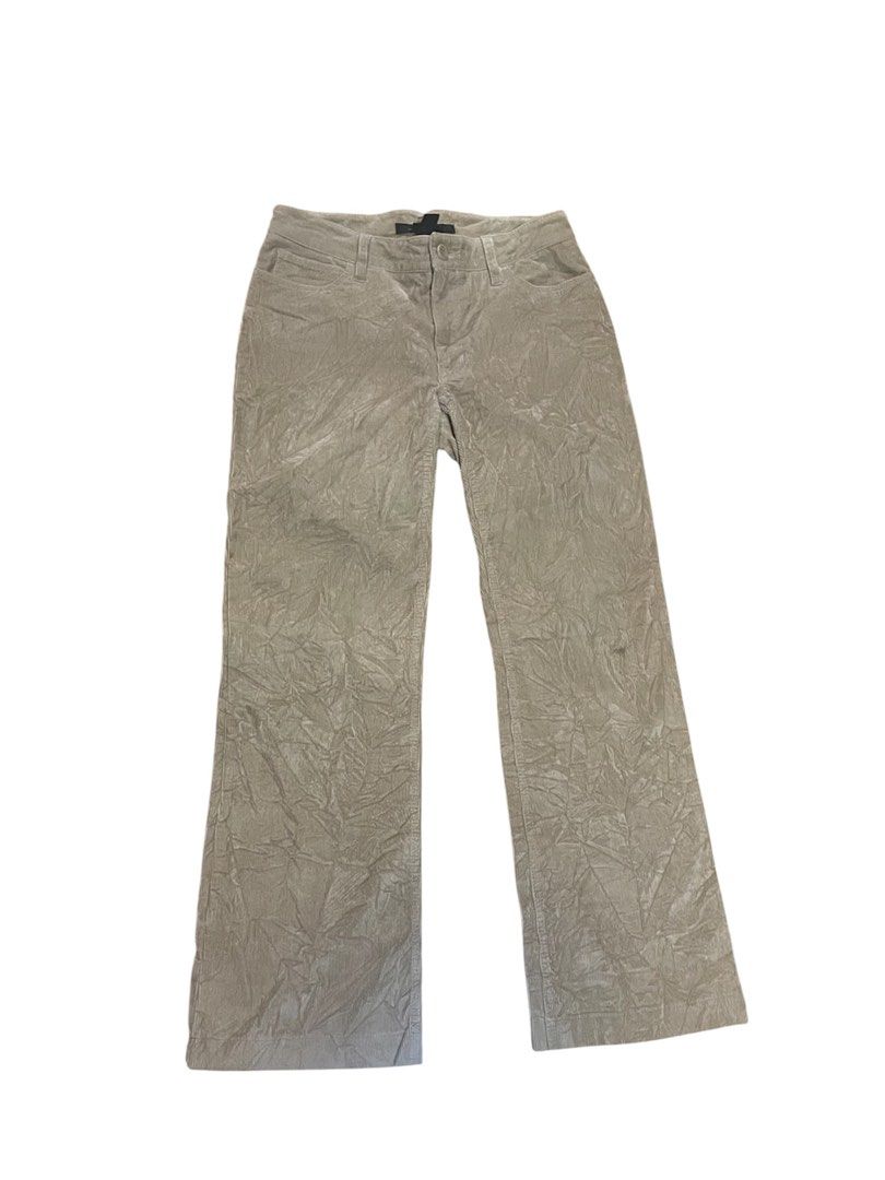 Max Mara curdoroy jeans (Category: Jeans) located in Davao. Submitted by mj_designervintagecurator (Listing ID 1461050716, Image 1). Description: 📌in good condition 📌waist 28 - hips 36- legs 18- length 37 inches semi streched.