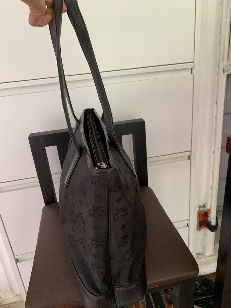 MCM Monogram Tote Bag (Category: Luxury Bags & Wallets) located in Taguig. Submitted by madisam (Listing ID 1460968484, Image 3). Description: Preloved Self Authenticate Size Height:11 inches Widht:16 inches Clear im Pics no flaws only sign of use ..