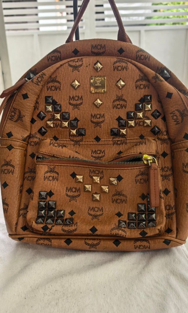 Mcm munchen Korea (Category: Backpacks) located in Tuguegarao City. Submitted by zenphoenix-7ad615 (Listing ID 1460964705, Image 1). Description: Mcm Made in korea Flaw sa handle lagyan Na Lang NG twilly.