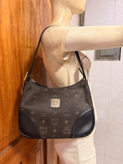 (Category: ) located in . Submitted by lilowearph (Listing ID 1460944378, Image 1). Description: .