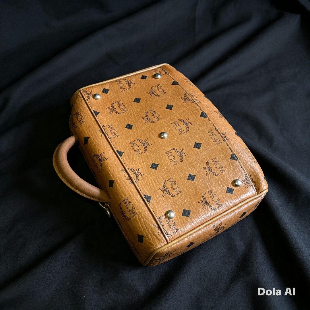 MCM SLING bag (Category: Luxury Bags & Wallets) located in Cainta. Submitted by jheyypagudar (Listing ID 1460971676, Image 3). Description: ORIGINAL CHECK MO DETAILS COLOR RATE: 9.5/10 ISSUE: MINOR SCRATCH COMPORTABLE SHIP:JNT,LALAMOVE,MEET UP PAYMENT: GCASH /CASH.