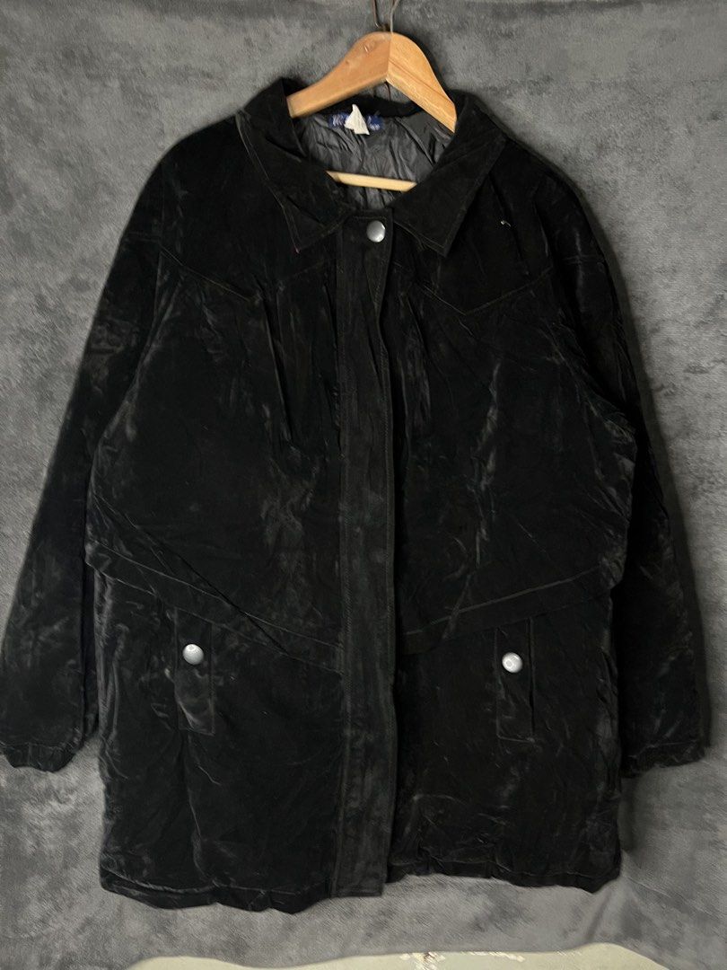 Melissa Vince (Category: Coats, Jackets and Outerwear) located in Manila. Submitted by g_man00 (Listing ID 1460997440, Image 1). Description: .