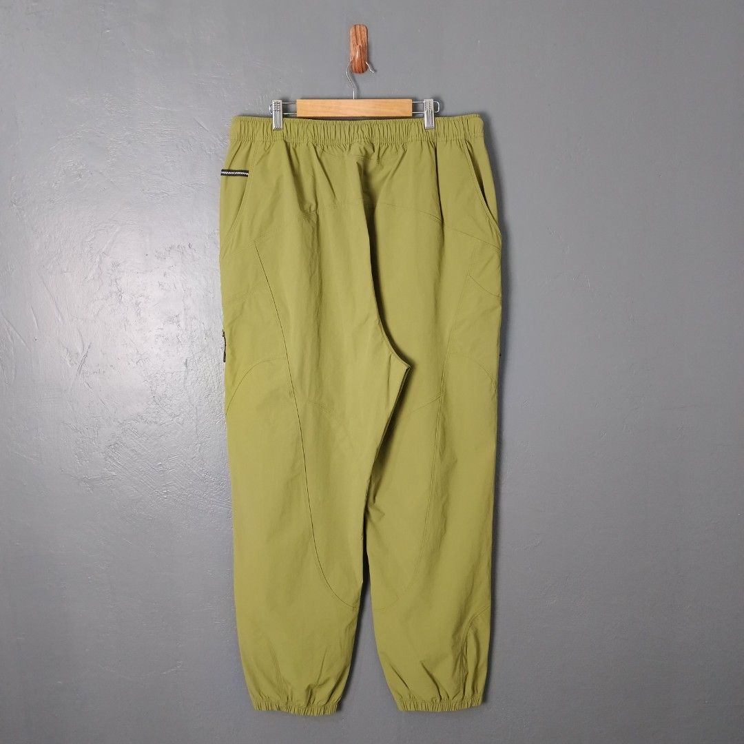 Men's - NinepointNine x Li-Ning (Category: Joggers) located in Bacolod City. Submitted by drop.ph (Listing ID 1461083003, Image 3). Description: Li-Ning x NinepointNine Authentic *Fits 36-38, Length - 43 *Good as New *No Flaws *Price: 1,200php *Add SF if outside Bacolod City .