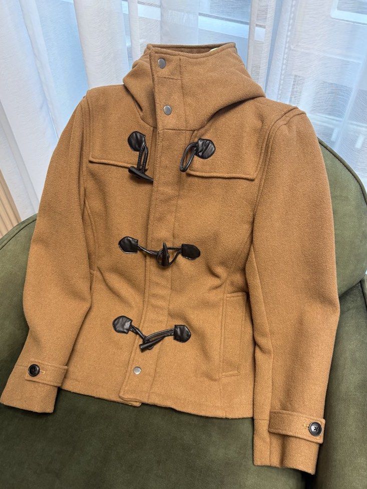 Men’s Jacket (Category: Coats, Jackets and Outerwear) located in Pasig City. Submitted by ecrz19 (Listing ID 1461007587, Image 1). Description: Men’s Jacket Size on tag is Large but fits small to medium frame Perfect for autumn or winter temp No flaws, smoke free and pet free home.