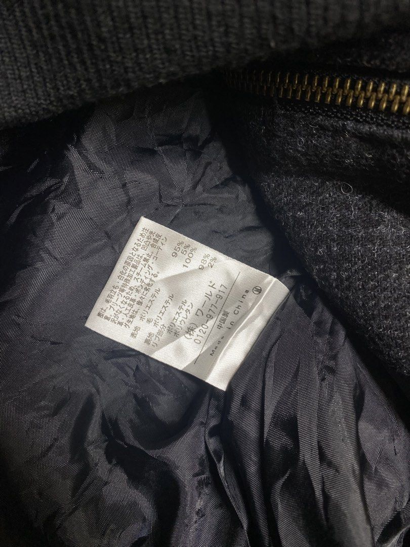 Men's Plaid Bomber Jacket (Category: Coats, Jackets and Outerwear) located in Manila. Submitted by kevinthriftshop (Listing ID 1461064964, Image 3). Description: - Stylish grey plaid bomber jacket - Full zip-up front with a secure snap button collar - Comfortable ribbed cuffs and hem for a snug fit - Feels like a warm wool blend, ideal for cooler weather - Versatile piece for everyday casual wear Location: Cavite.