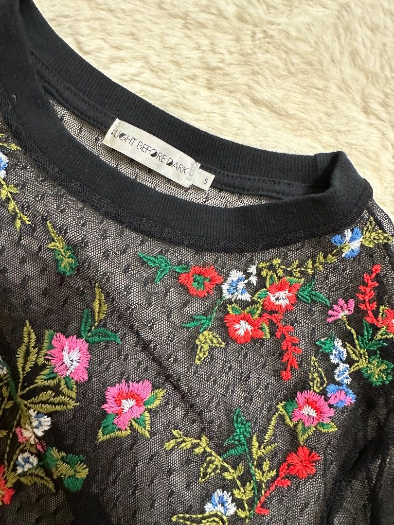 FREE‼️mesh embroided top (Category: Longsleeves) located in Davao. Submitted by theresetshelf (Listing ID 1461010904, Image 2). Description: ‼️FREE FOR MINERS.