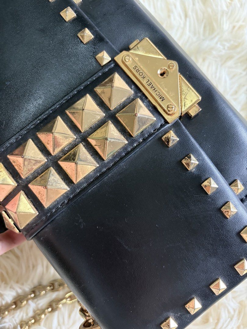 Michael Kors Cece (Category: Luxury Bags & Wallets) located in Dasmarinas. Submitted by Gorgeous_bags (Listing ID 1461087172, Image 3). Description: - Michael Kors Cece - Authentic - Like new - In excellent condition - 2-way - Gold hardware .