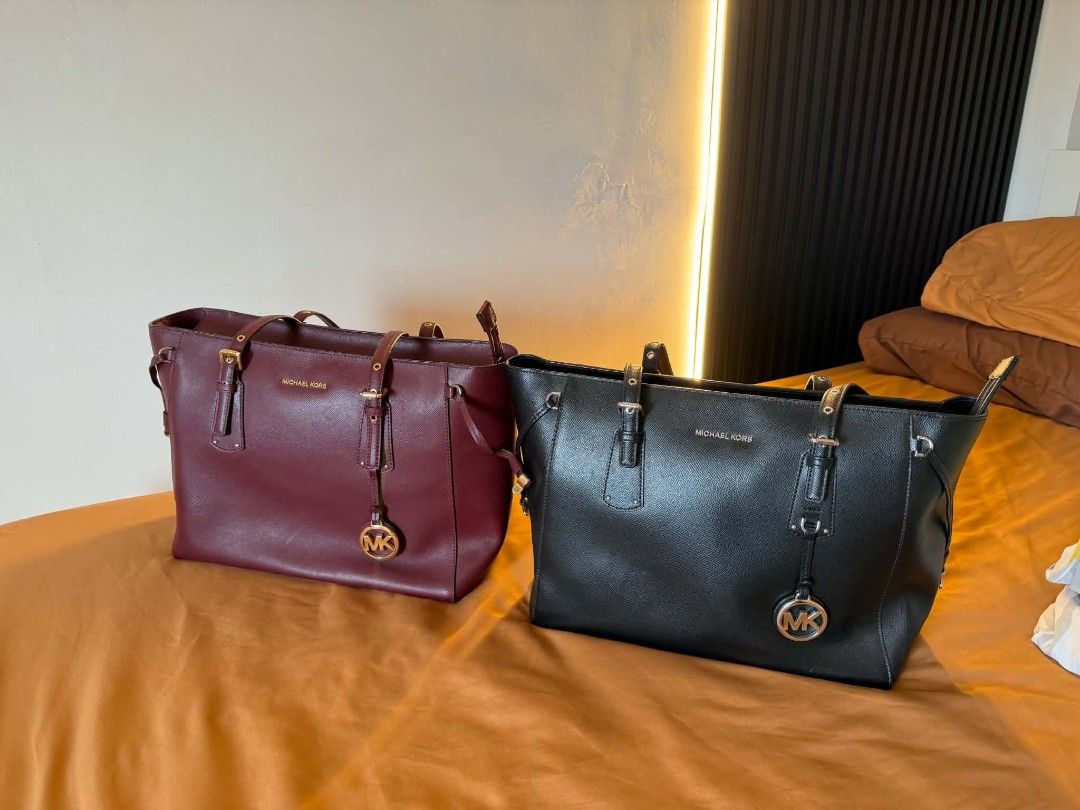 Michael Kors OG (Category: Shoulder Bags) located in Manila. Submitted by carrymuse (Listing ID 1460958631, Image 2). Description: For Sale: Michael Kors Original Bag ✨ Voyager Medium Crossgrain Leather Tote (OG) 👜🌸 Price: ₱7,000 (slightly negotiable) Original Store Price: AUD 449 (bought in Australia can send a copy of transaction). 🎁 Comes with the original dust bag. ✅ Looks almost brand new dahil twice lang nagamit. ✅ Elegant, versatile, an