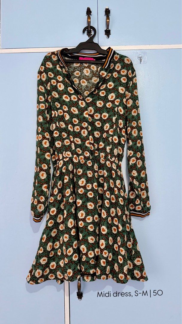 Midi Dress (Category: Dresses) located in Las Pinas. Submitted by mitch_24 (Listing ID 1460983695, Image 1). Description: Fits S-m.