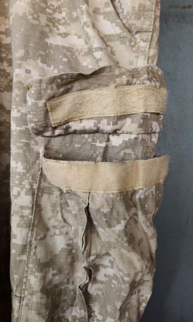 MILITARY DIGITAL DESERT CAMO (Category: Luxury Apparel) located in Makati City. Submitted by updownthrift (Listing ID 1460931358, Image 3). Description: NO ISSUE NEED WASH ONLY.