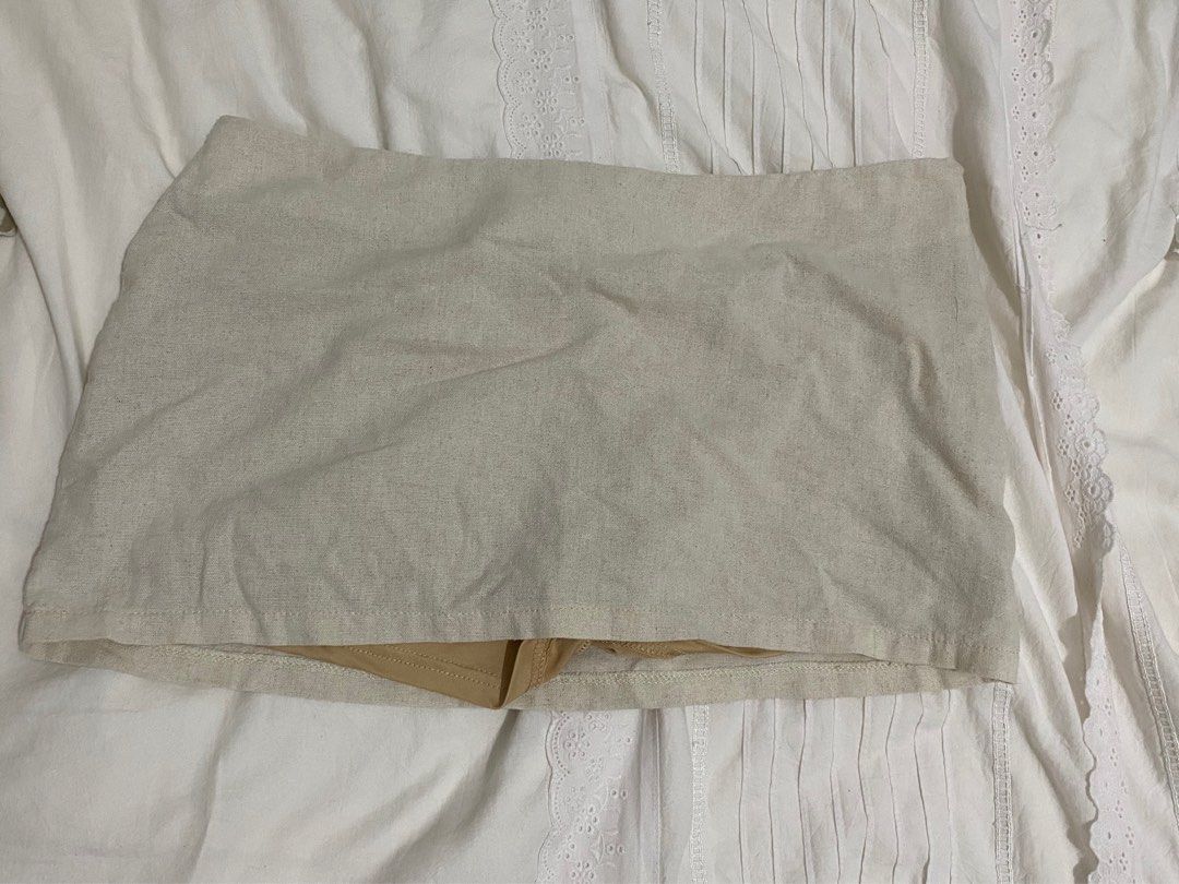 Mini Linen Skirt with shorts (Category: Skirts) located in Manila. Submitted by junsakura (Listing ID 1460960249, Image 1). Description: - L size - No issues - linen fabric presko! 📍taft.