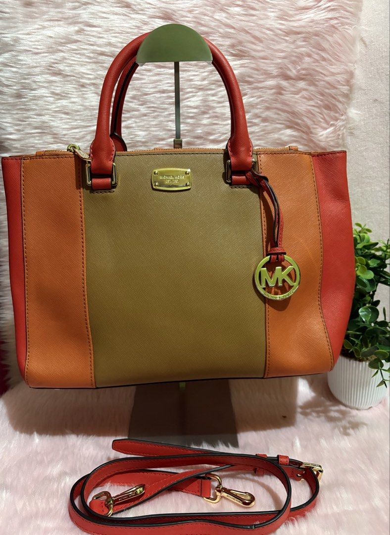 MK 2-way office bag (Category: Cross-body Bags) located in Tuguegarao City. Submitted by closet_jz (Listing ID 1460922871, Image 3). Description: Excellent condition no flaws.