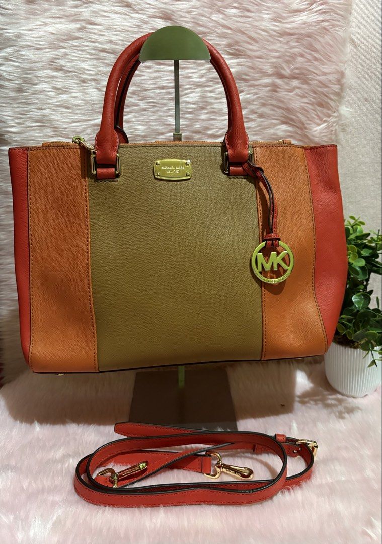 MK 2-way office bag (Category: Cross-body Bags) located in Tuguegarao City. Submitted by closet_jz (Listing ID 1460922871, Image 2). Description: Excellent condition no flaws.