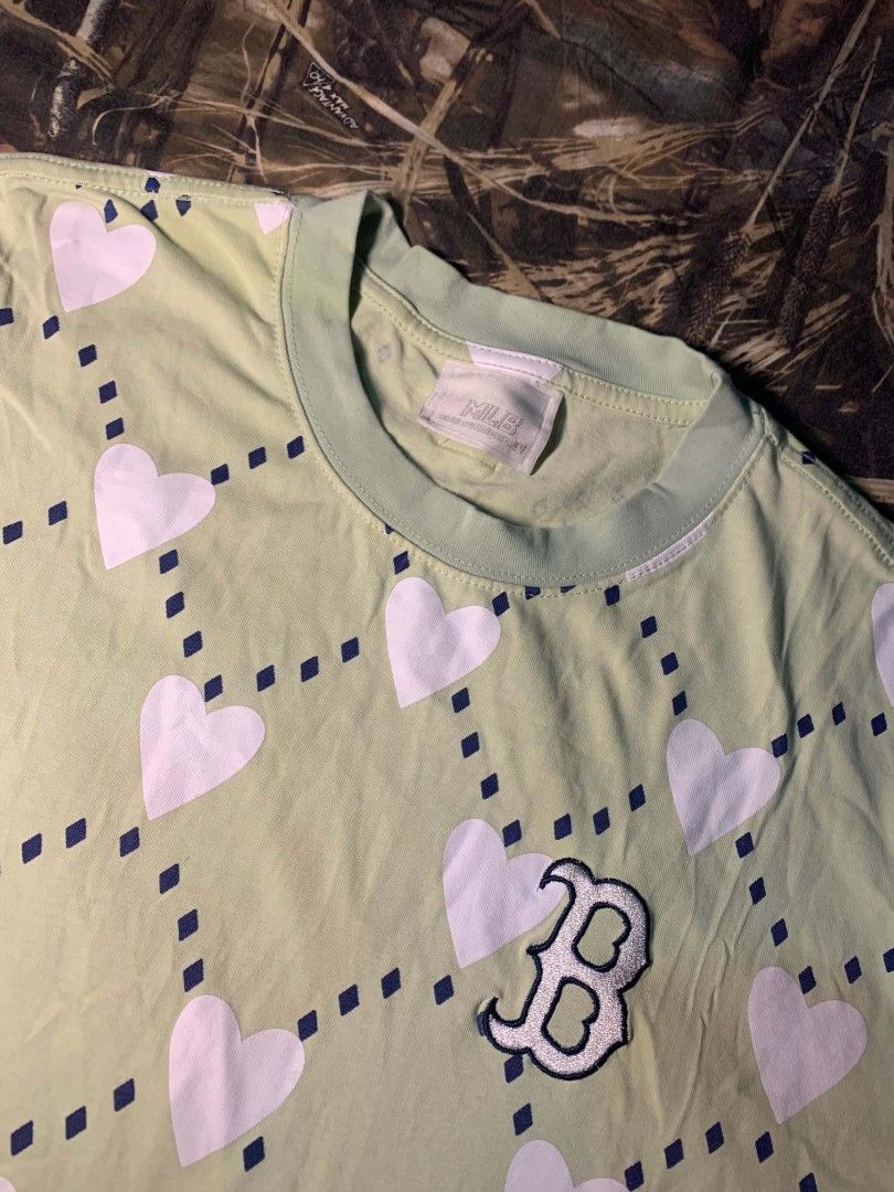 Mlb Heart Aop Shirt (Category: Tshirts & Polo Shirts ) located in Dipolog. Submitted by ethrifttt (Listing ID 1461089387, Image 2). Description: Mlb Heart Aop Shirt 21 width x 27 length excellent condition, minimal hairlines on 1 heart print only (not noticeable).