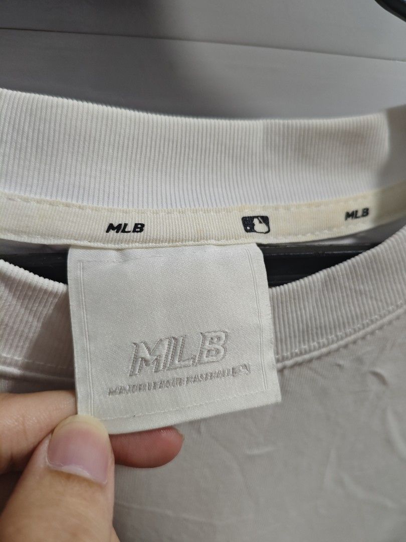 MLB New York Men Tshirt (Category: Tshirts & Polo Shirts ) located in Baguio. Submitted by jayjay_apparel01 (Listing ID 1461045949, Image 2). Description: MLB New York Men Tshirt Color Rate 9/10 Flaw Minimal Stains And Crackprints Complete Tags Makapal Tela Need Wash Size 2XL Dimes 25 Width 30 Length Price P299.