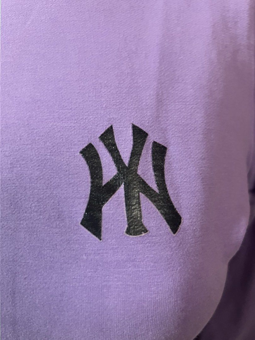 MLb pullover med on tag (Category: Coats, Jackets and Outerwear) located in Manila. Submitted by gee0505 (Listing ID 1461031023, Image 3). Description: Never been used pass as new . Stretchy can fit small-L.