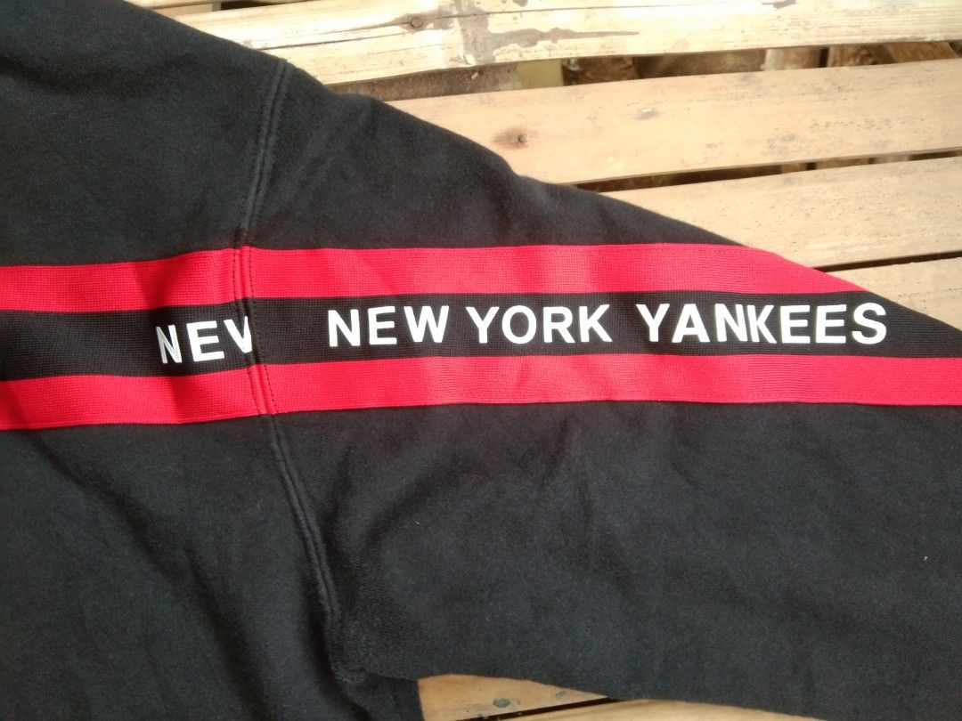MLB Yankees new york hoodie (Category: Hoodies) located in Aloran. Submitted by ingsikthrifting (Listing ID 1460929264, Image 3). Description: MLB Yankees new york hoodie Very excellent condition No issue just need wash Color rate 9.6/10 Width 22 Length 26.