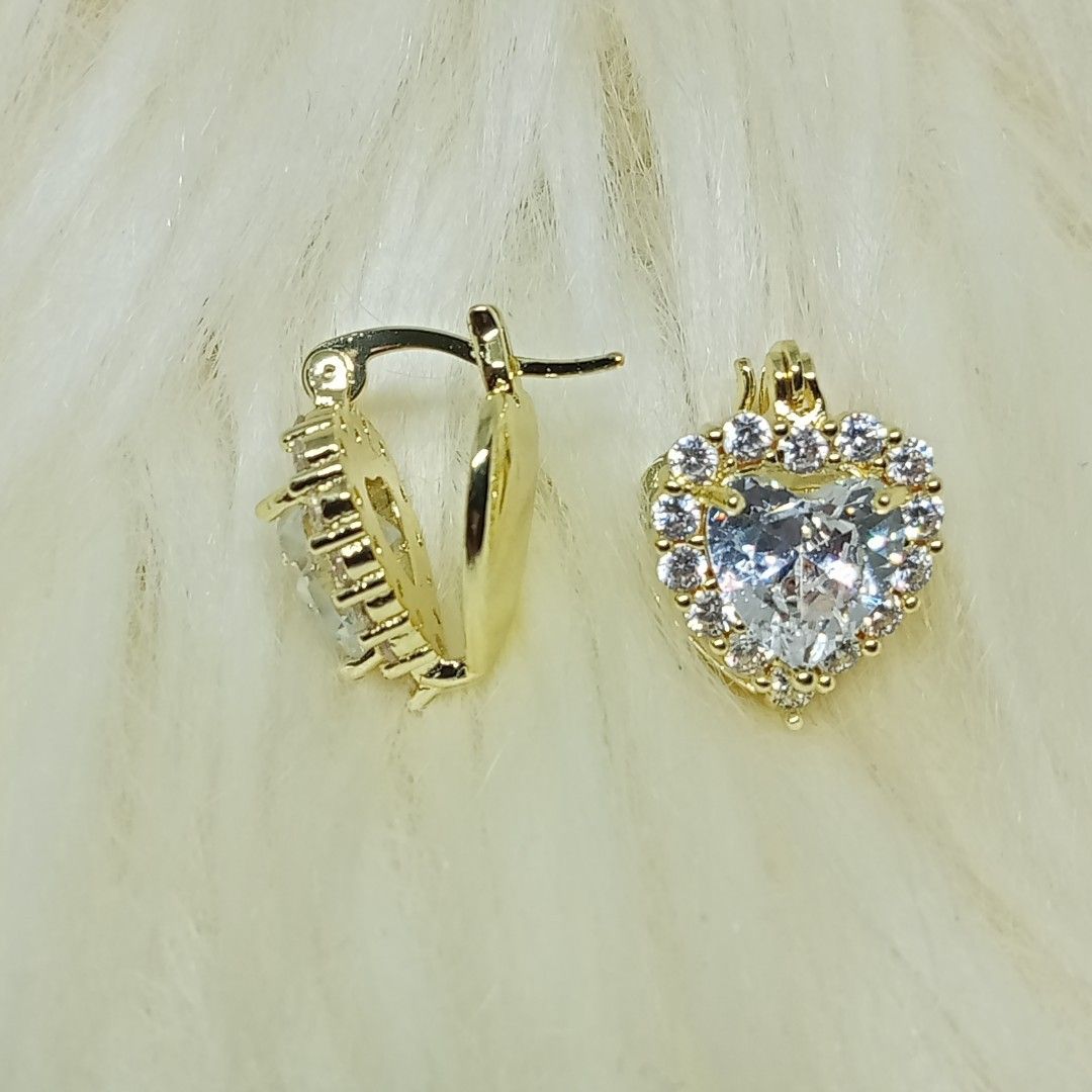 Moissanite Heart Earrings ✨ 18K goldplated (Category: Earrings) located in Ozamiz City. Submitted by leovelle. (Listing ID 1461043921, Image 2). Description: Moissanite Heart Earrings ✨ 18K goldplated.