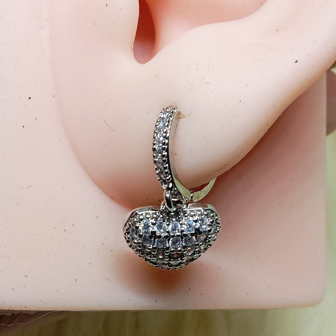 Moissanite Heart Loop Earrings ✨ 18K white goldplated (Category: Earrings) located in Ozamiz City. Submitted by leovelle. (Listing ID 1461043496, Image 2). Description: Moissanite Heart Loop Earrings ✨ 18K white goldplated.