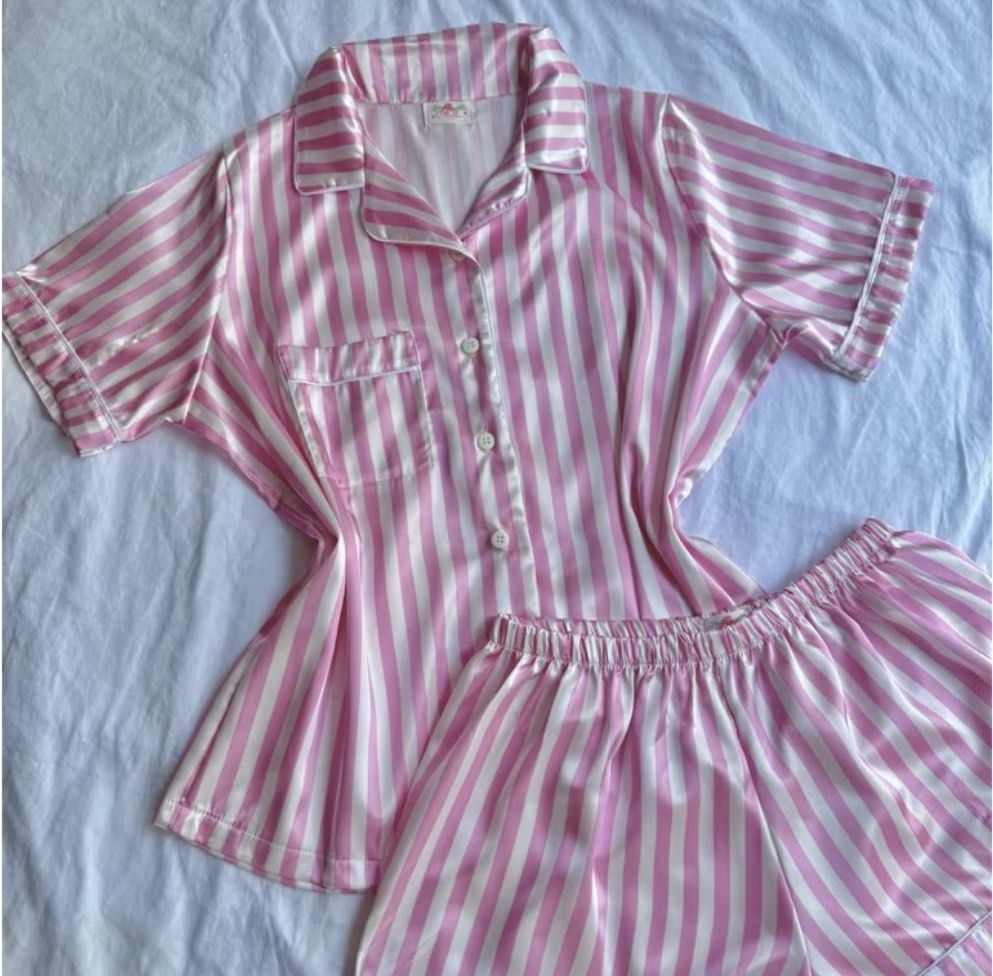 Molly Satin Pajama Set (Category: Sleep and Loungewear) located in Mandaluyong City. Submitted by shesellsseashells_bear (Listing ID 1461055029, Image 1). Description: .